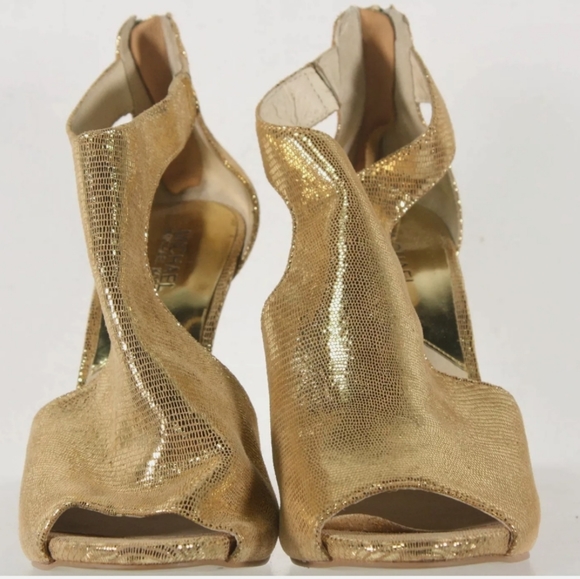 Michael Kors Gold Lame Peep Toe Cut-Awsy - Picture 3 of 6